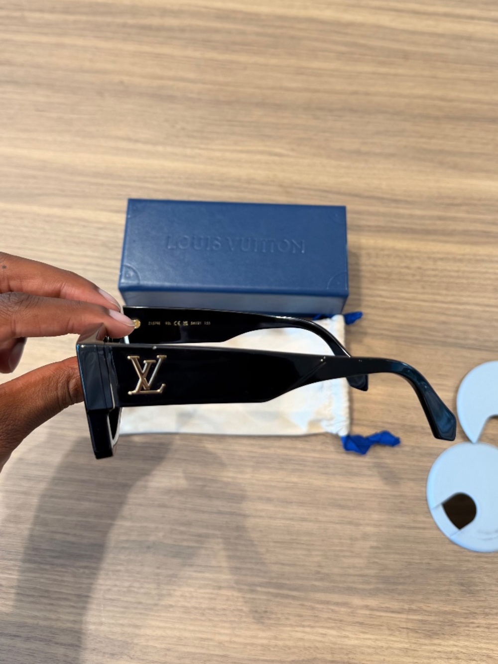 Louis Vuitton clash Square shades